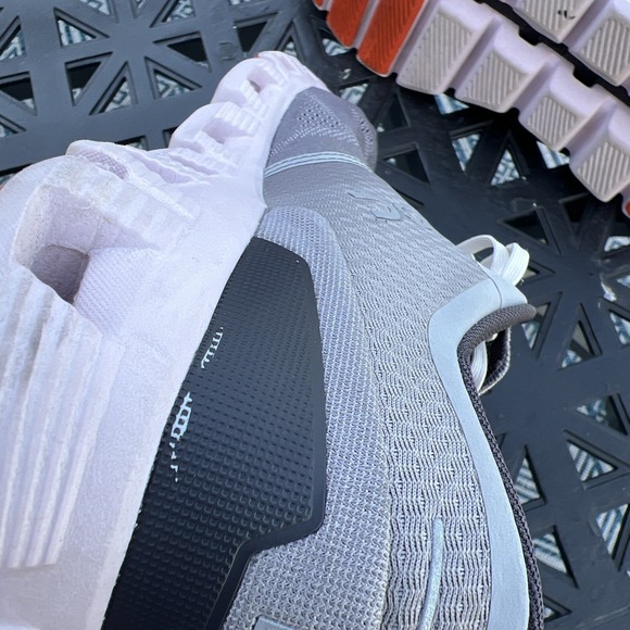 On Cloud Comfort Running Shoes Size 9 Gray Sneakers - Picture 8 of 8